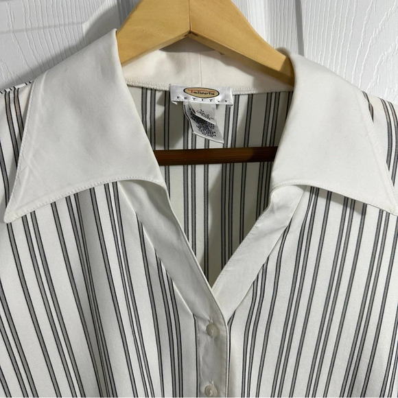 Talbots Petites blouse, large. White with gray/black stripe, wide collar, spring - Picture 6 of 12